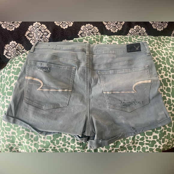 AEO Shorts - Picture 2 of 3